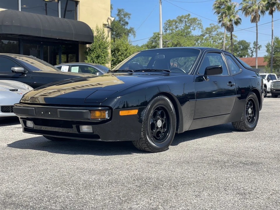1986 Porsche 944 - Image 11 of 21