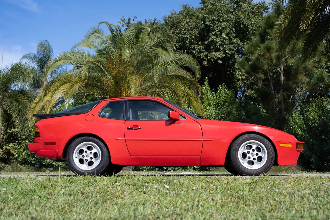 1986 Porsche 944 - Image 8 of 31