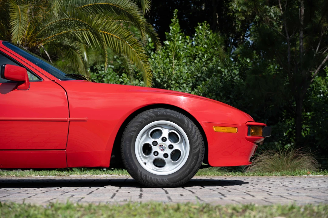 1986 Porsche 944 - Image 9 of 31