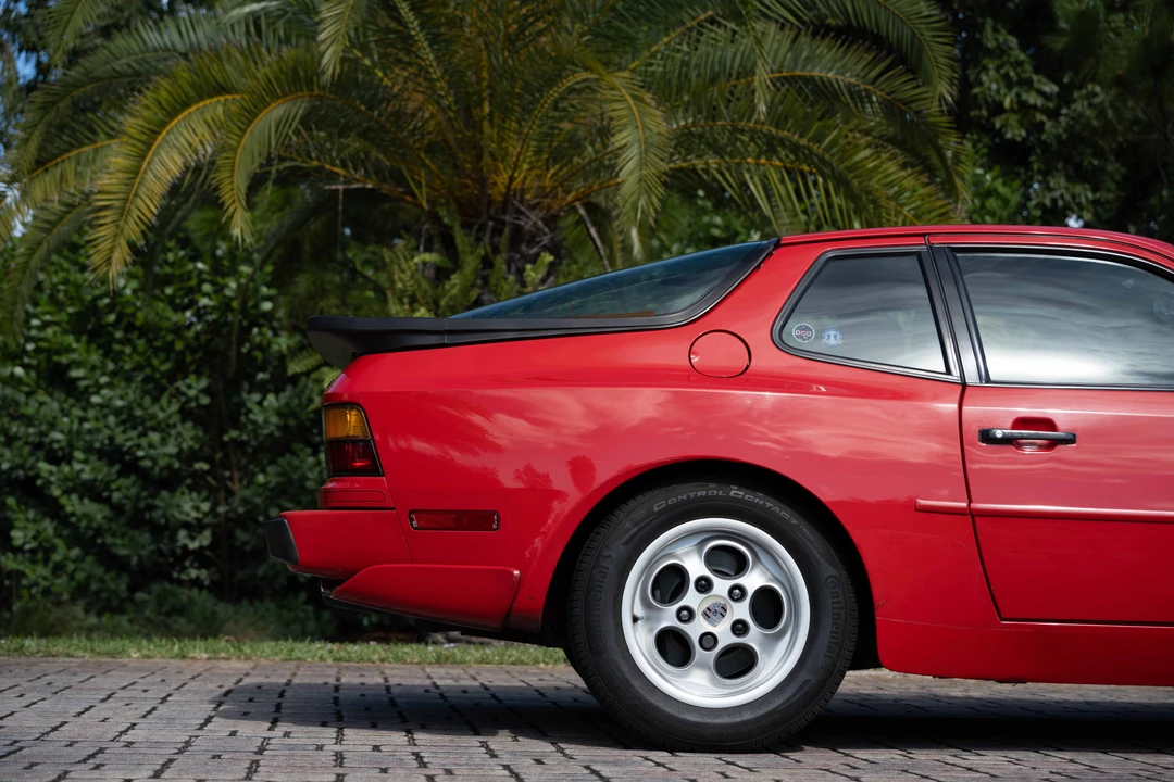 1986 Porsche 944 - Image 10 of 31