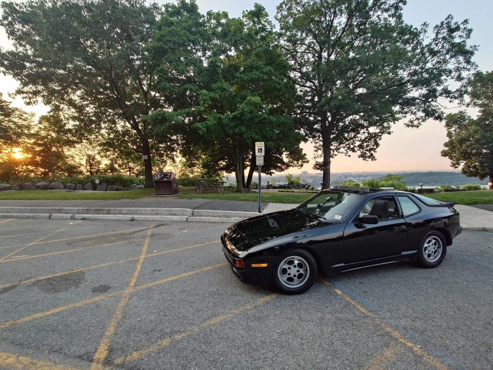 1986 Porsche 944 - Image 12 of 31