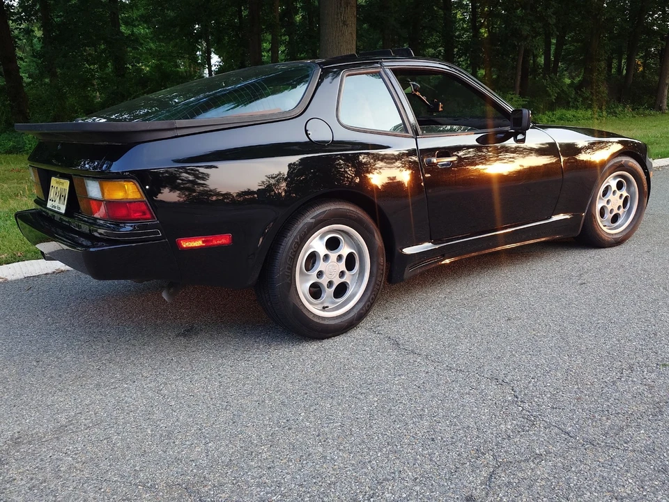 1986 Porsche 944 - Image 15 of 31