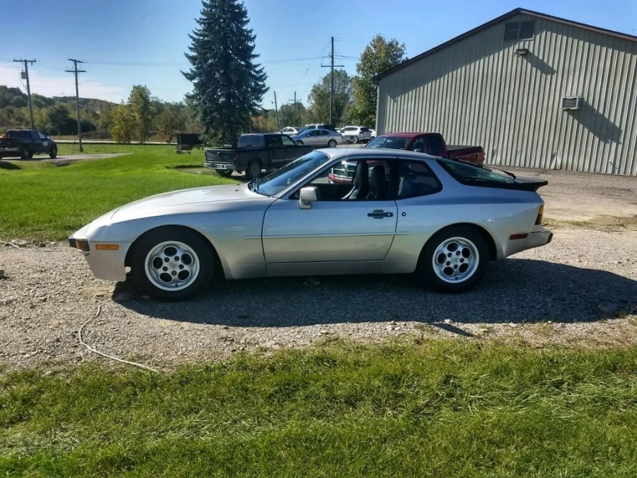 1986 Porsche 944 - Image 2 of 11