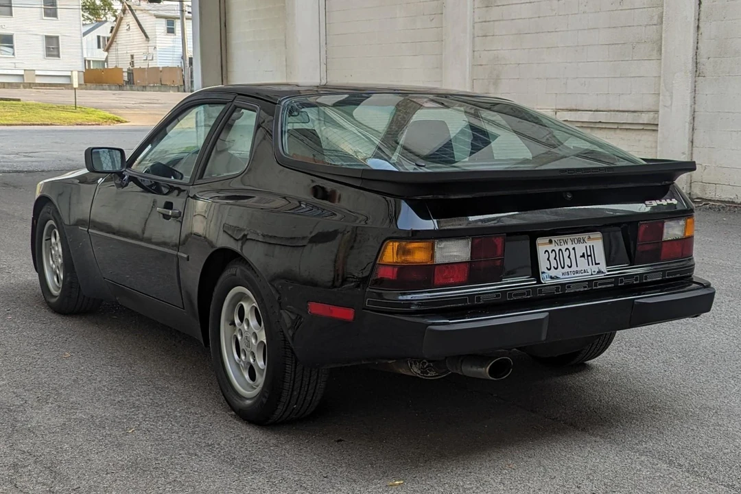 1986 Porsche 944 - Image 4 of 31