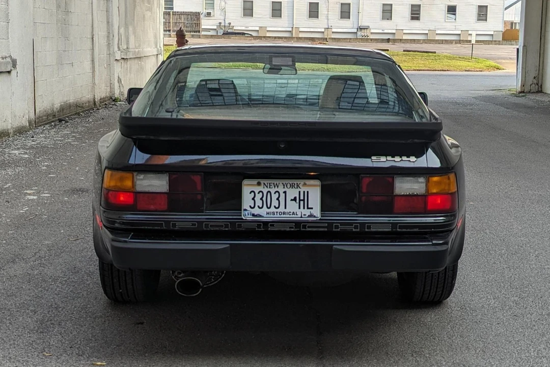 1986 Porsche 944 - Image 5 of 31