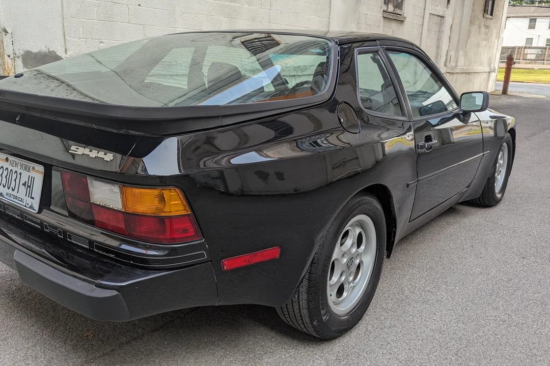 1986 Porsche 944 - Image 29 of 31