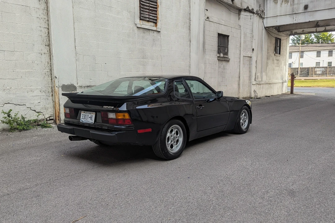 1986 Porsche 944 - Image 14 of 31