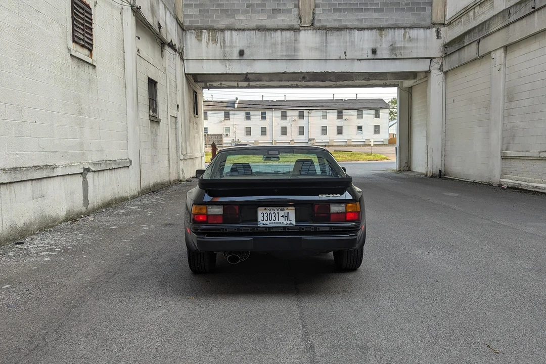 1986 Porsche 944 - Image 12 of 31