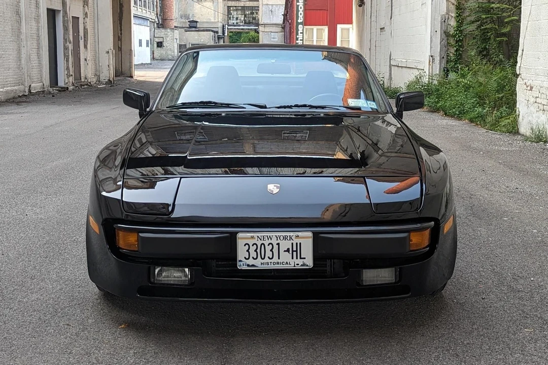 1986 Porsche 944 - Image 2 of 31