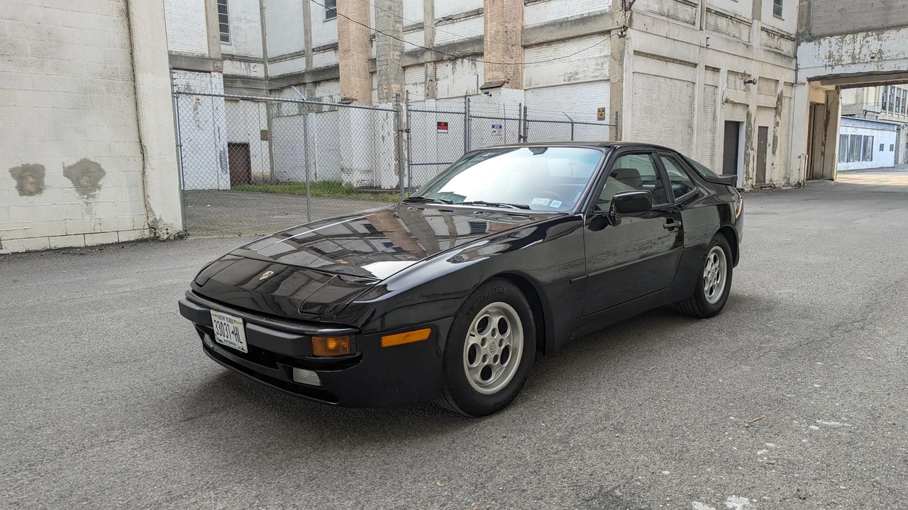 1986 Porsche 944 - Image 9 of 31