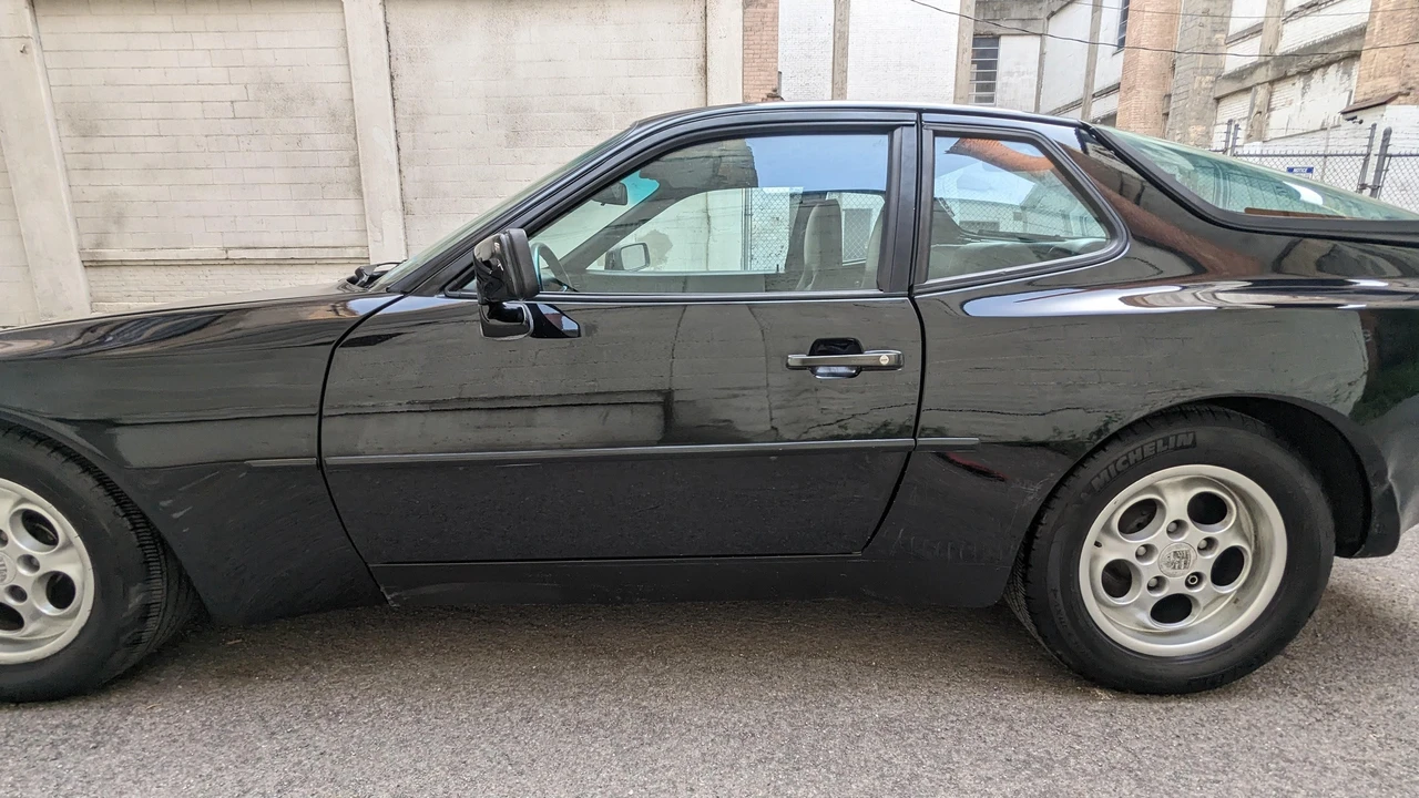 1986 Porsche 944 - Image 24 of 31