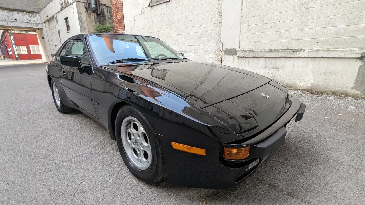 1986 Porsche 944 - Image 17 of 31