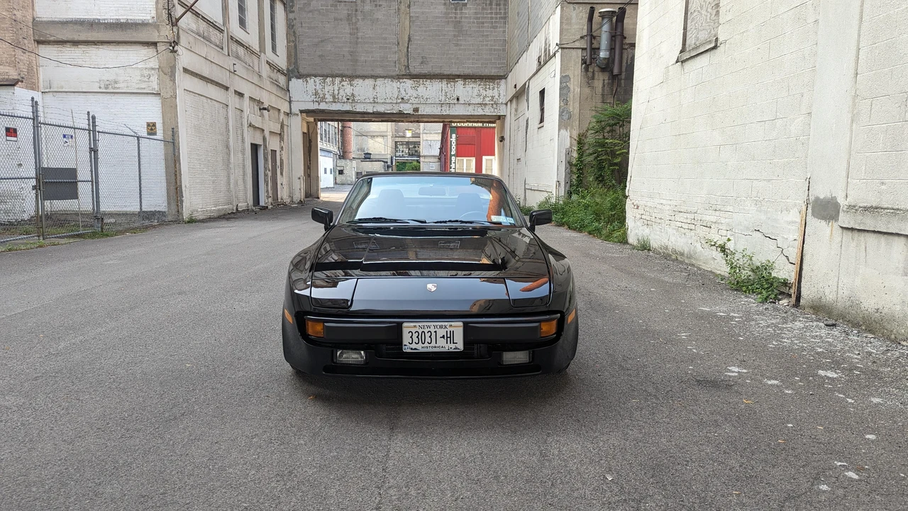 1986 Porsche 944 - Image 6 of 31