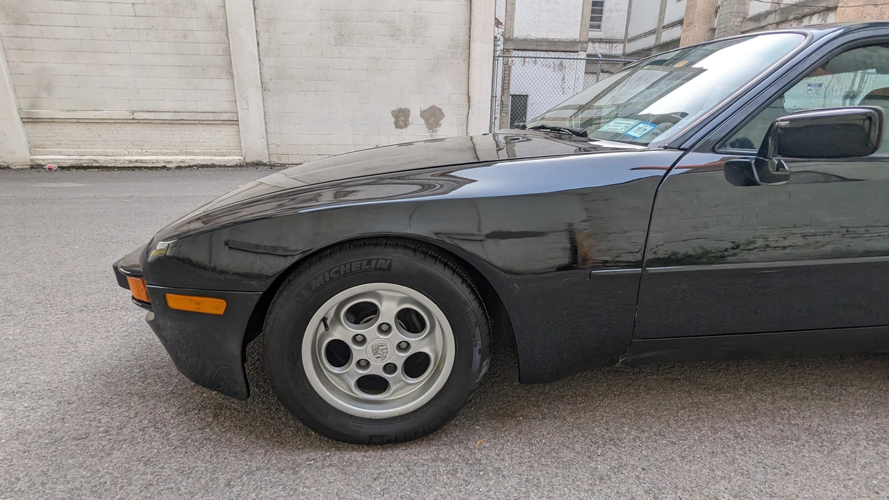 1986 Porsche 944 - Image 21 of 31