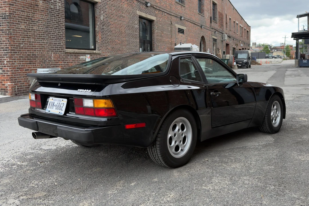 1986 Porsche 944 - Image 17 of 31