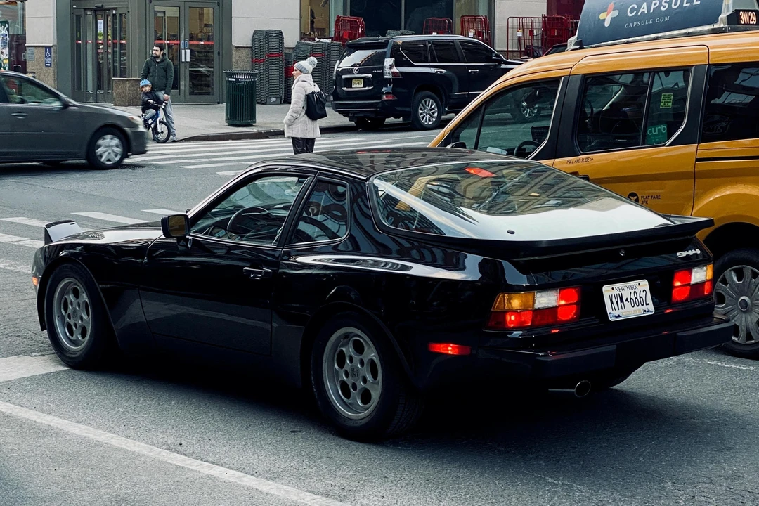 1986 Porsche 944 - Image 19 of 31