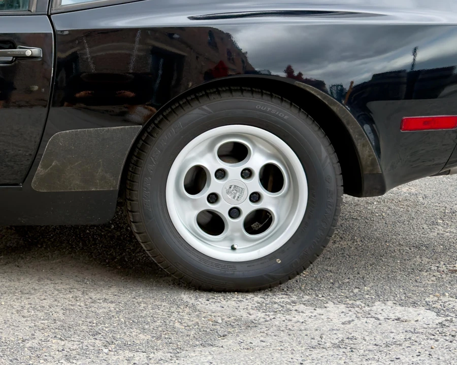 1986 Porsche 944 - Image 25 of 31