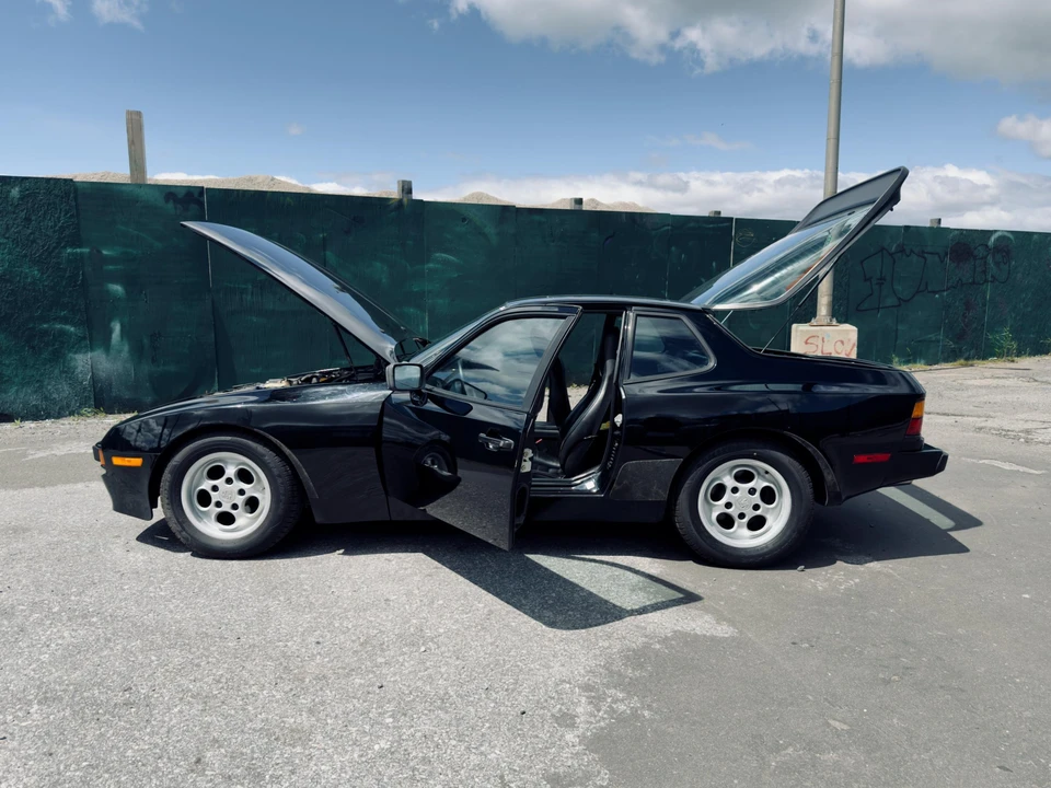 1986 Porsche 944 - Image 18 of 31