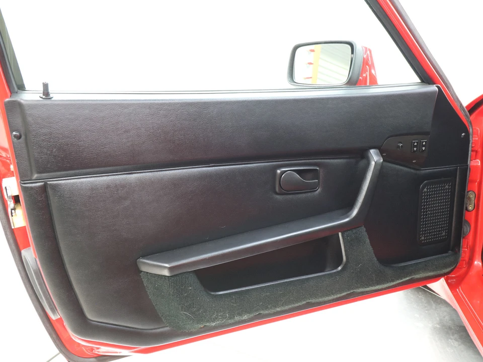 1986 Porsche 944 - Image 26 of 31
