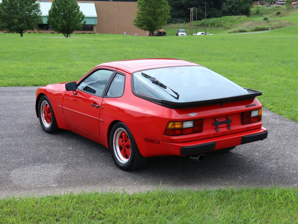 1986 Porsche 944 - Image 4 of 31