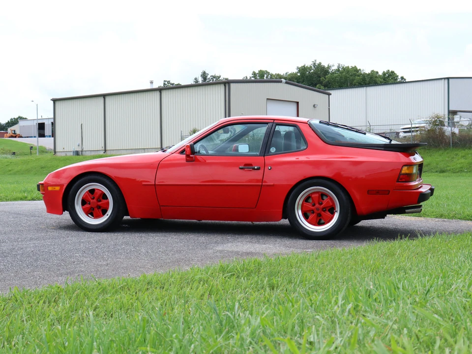 1986 Porsche 944 - Image 5 of 31