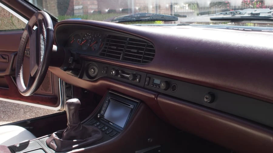 1986 Porsche 944 - Image 4 of 9