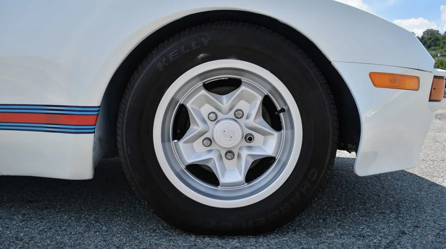 1986 Porsche 944 - Image 9 of 12