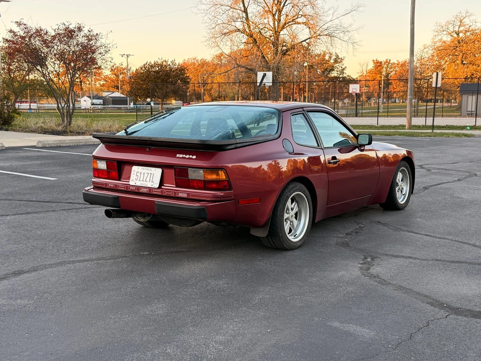 1986 Porsche 944 - Image 24 of 31