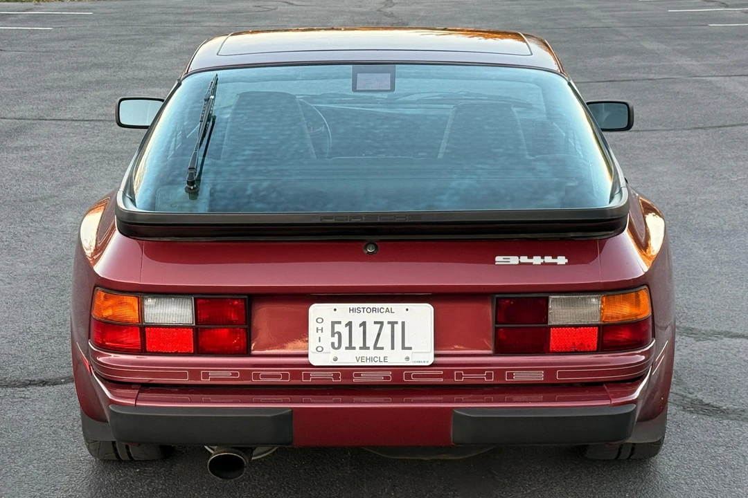 1986 Porsche 944 - Image 5 of 31
