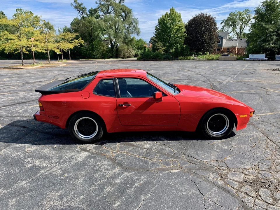 1986 Porsche 944 - Image 10 of 31