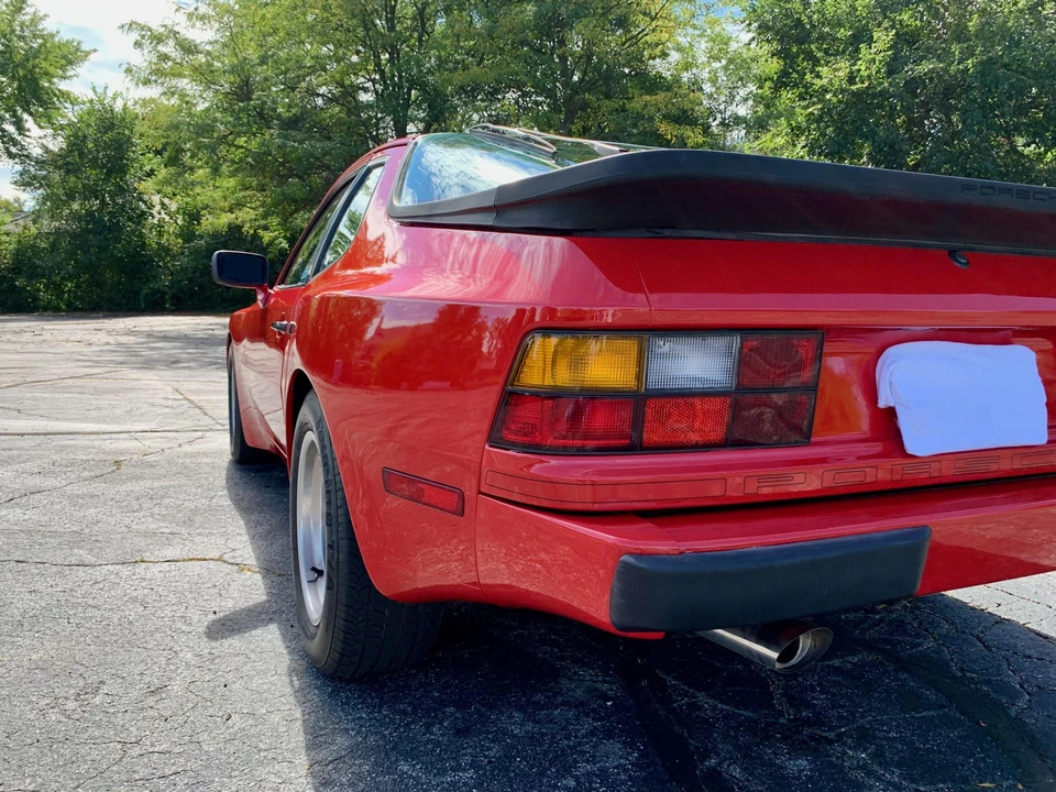 1986 Porsche 944 - Image 28 of 31