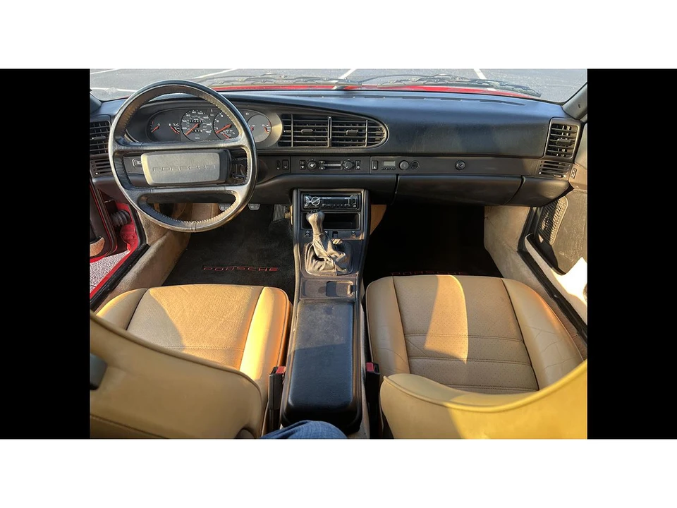 1986 Porsche 944 - Image 10 of 19