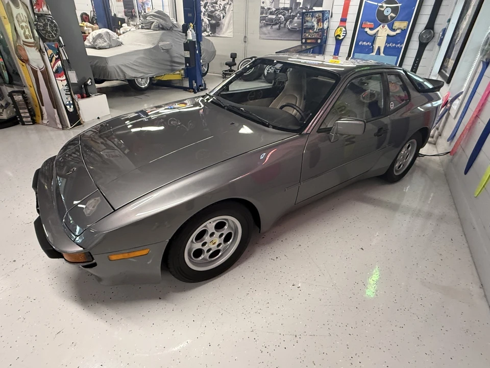 1986 Porsche 944 - Image 26 of 31