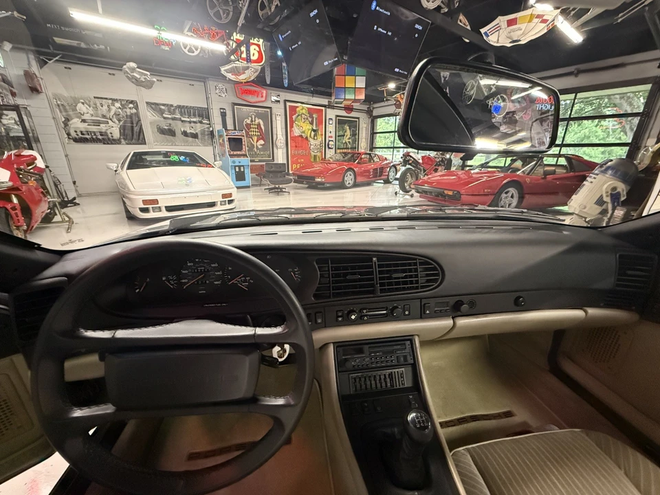 1986 Porsche 944 - Image 23 of 31