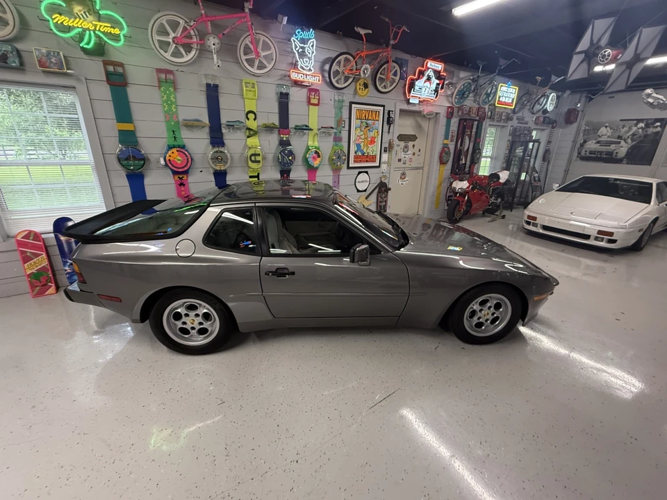 1986 Porsche 944 - Image 29 of 31