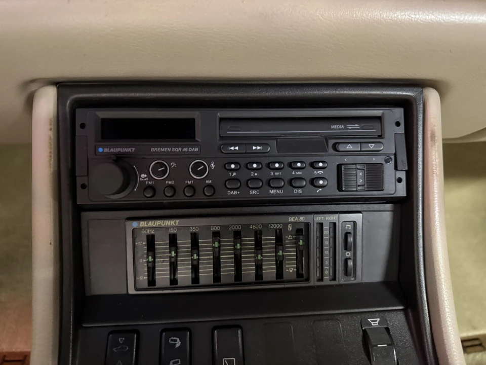 1986 Porsche 944 - Image 11 of 31