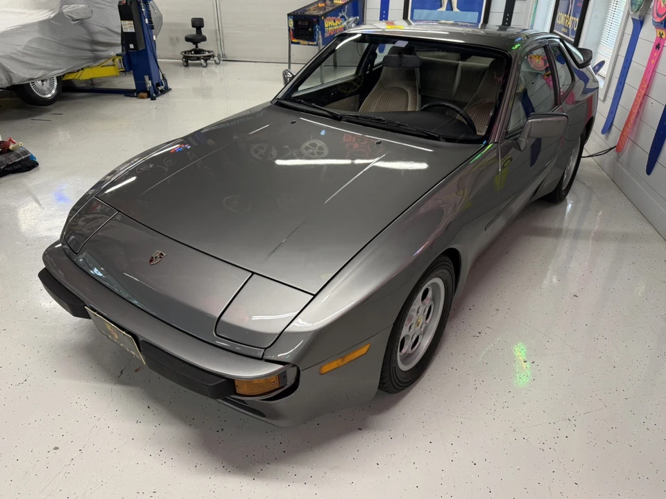 1986 Porsche 944 - Image 21 of 31