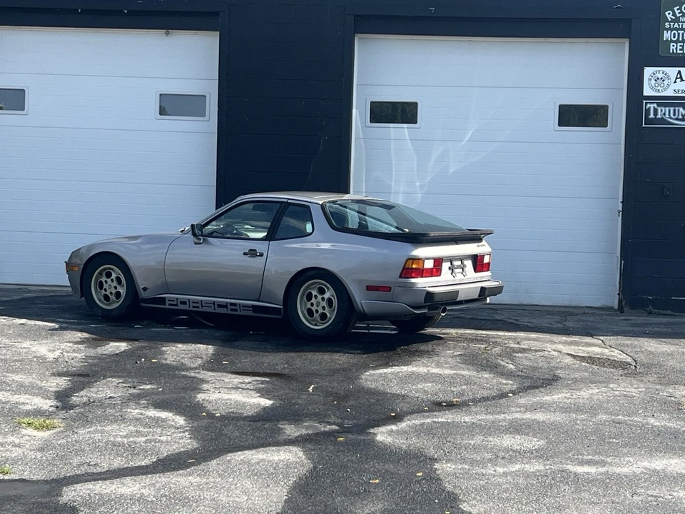 1986 Porsche 944 - Image 10 of 20