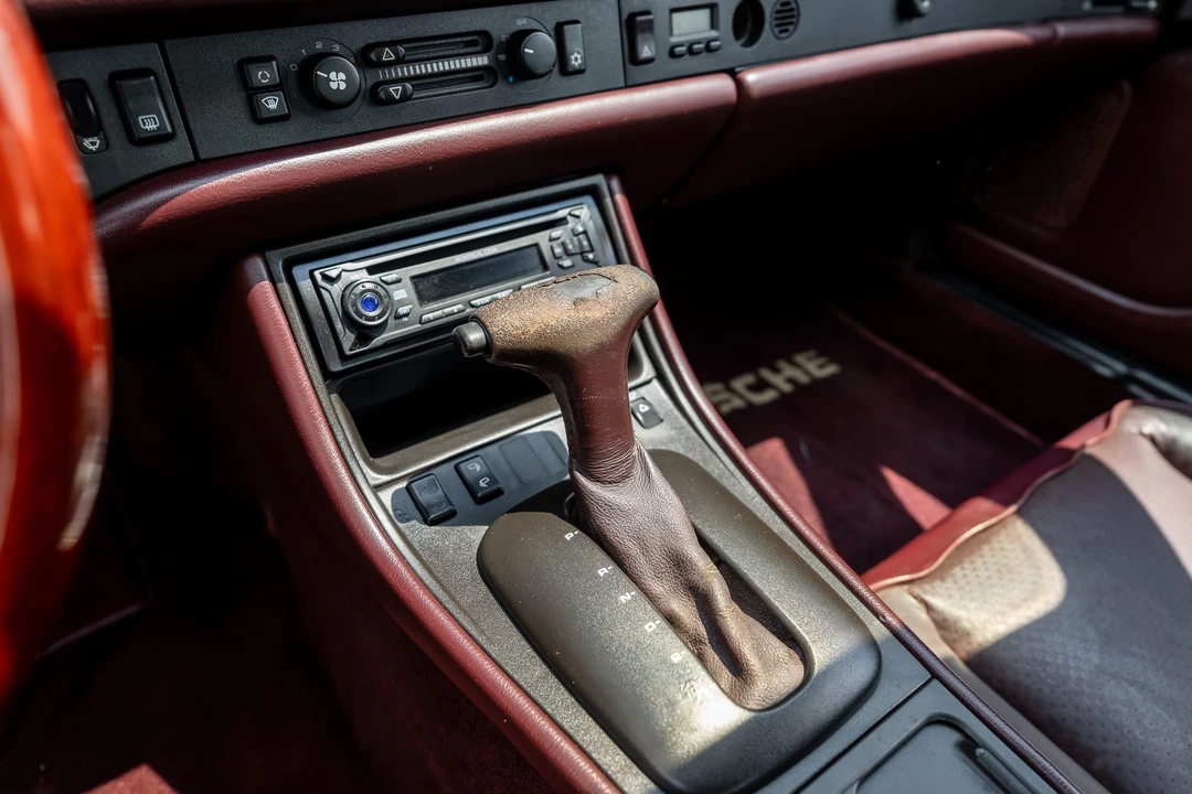 1986 Porsche 944 - Image 25 of 31