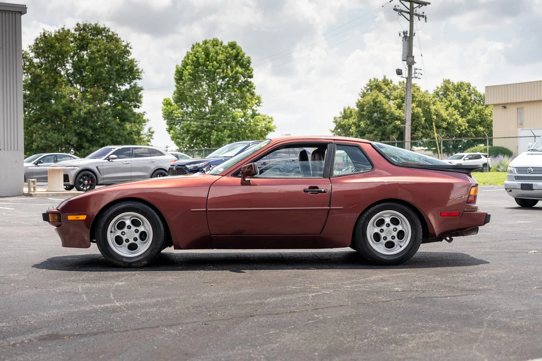 1986 Porsche 944 - Image 4 of 31