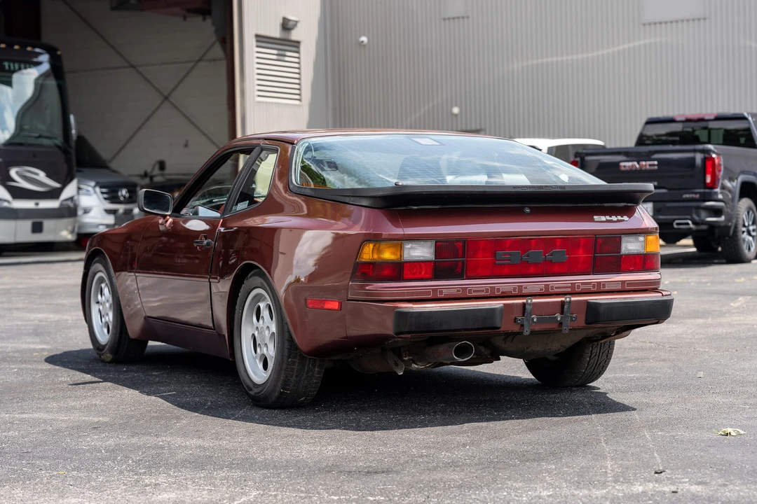 1986 Porsche 944 - Image 6 of 31
