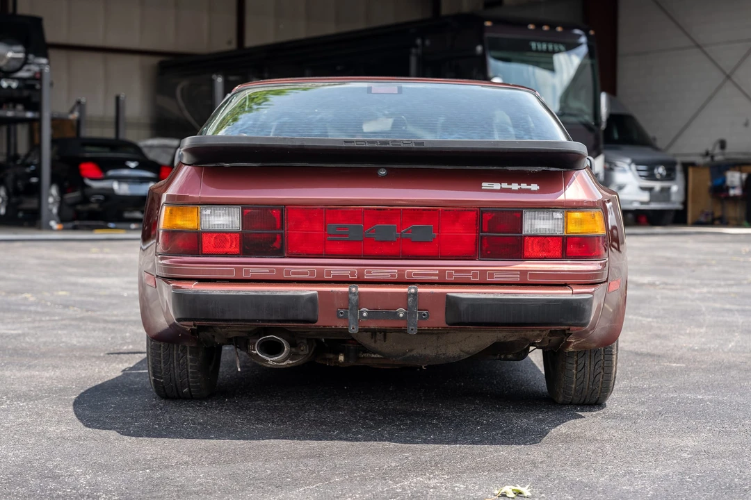 1986 Porsche 944 - Image 7 of 31