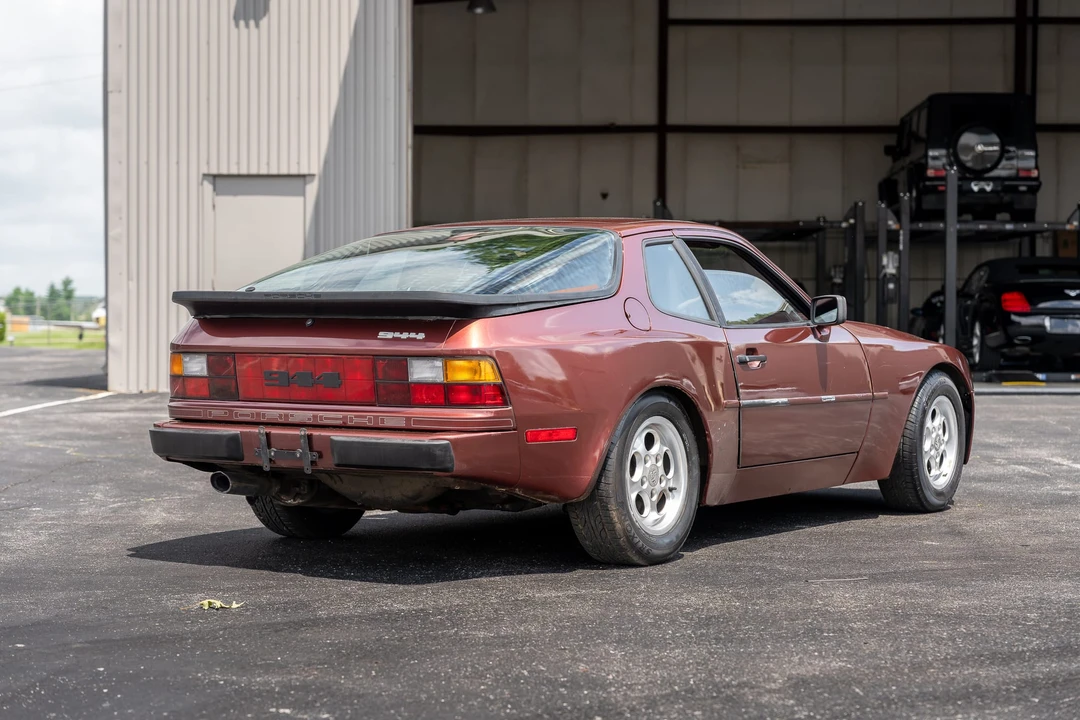 1986 Porsche 944 - Image 8 of 31