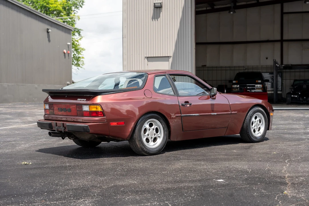 1986 Porsche 944 - Image 9 of 31