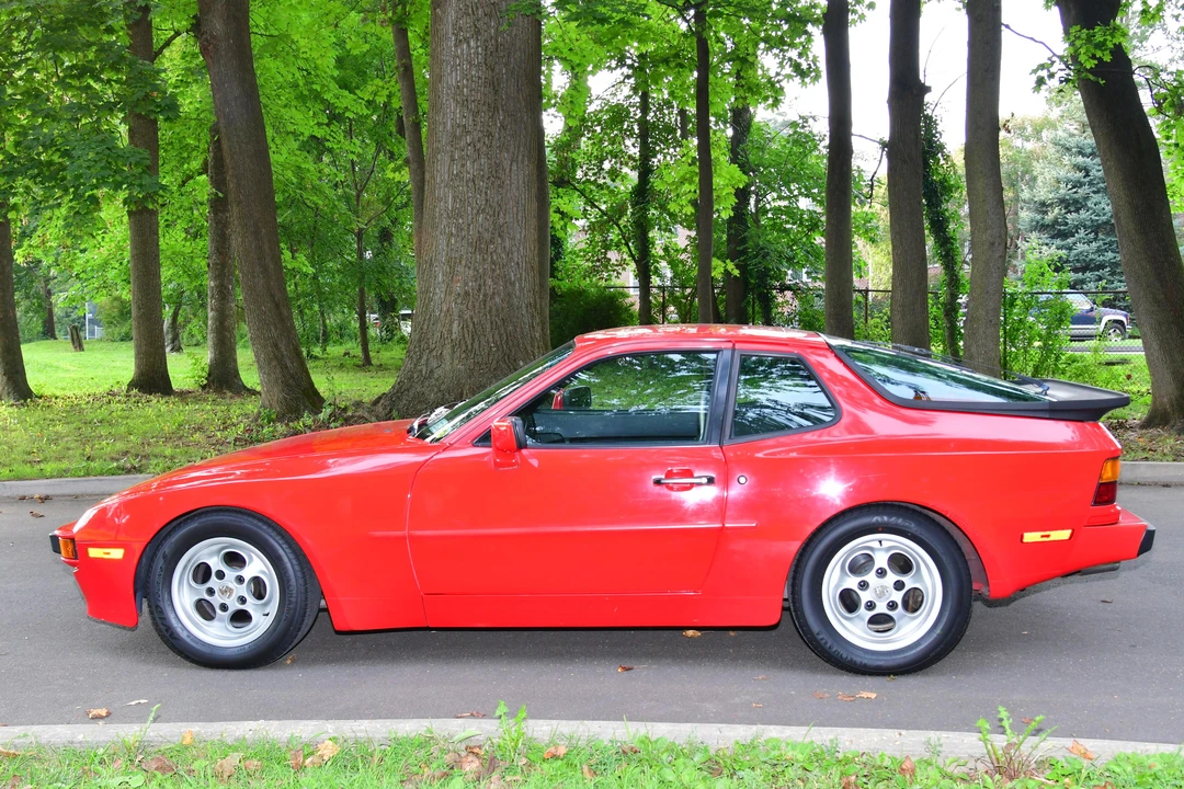 1986 Porsche 944 - Image 9 of 31
