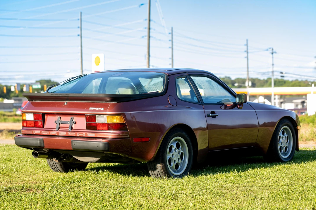 1986 Porsche 944 - Image 14 of 31