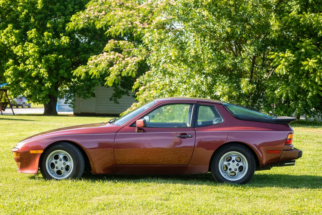 1986 Porsche 944 - Image 10 of 31