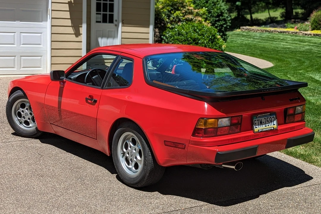 1986 Porsche 944 - Image 10 of 31