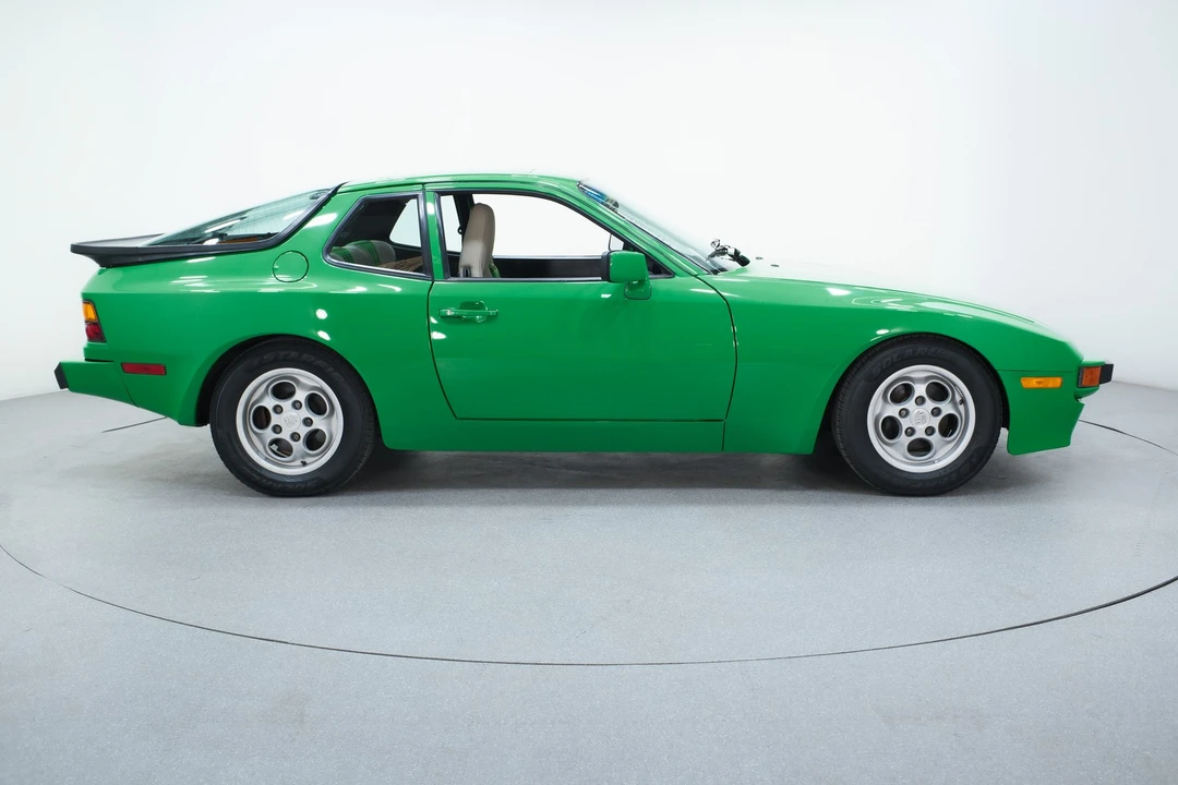 1986 Porsche 944 - Image 10 of 21