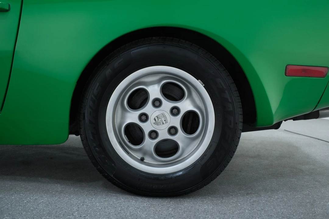 1986 Porsche 944 - Image 16 of 21